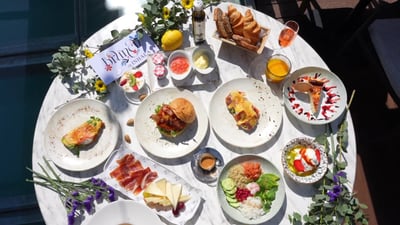 Brunch à Inhala Terraza : une oasis avec vue sur le jardin suspendu